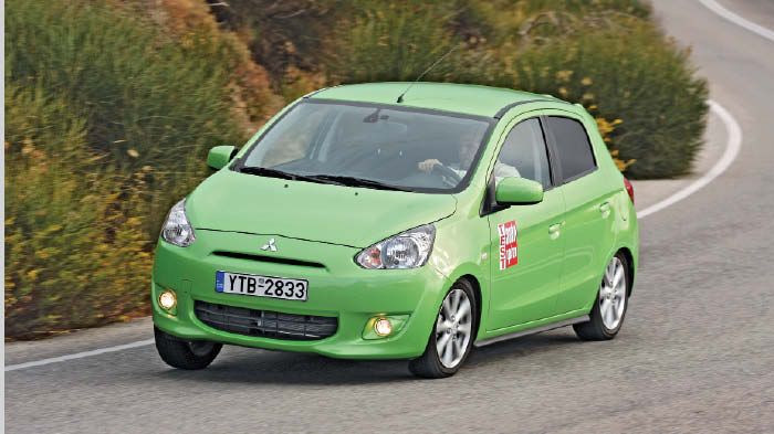 Ακόμα και σε γρήγορους ρυθμούς το κράτημα του Mitsubishi Space Star δεν προβληματίζει.